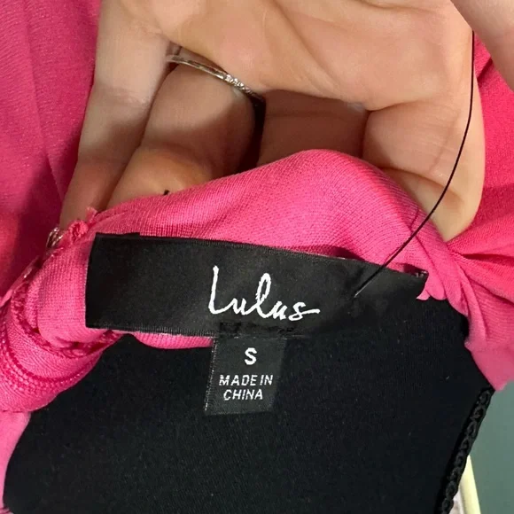 Lulu's NWT Vibrant Pink Long Sleeve Dress Size S 🦄 - Picture 6 of 6